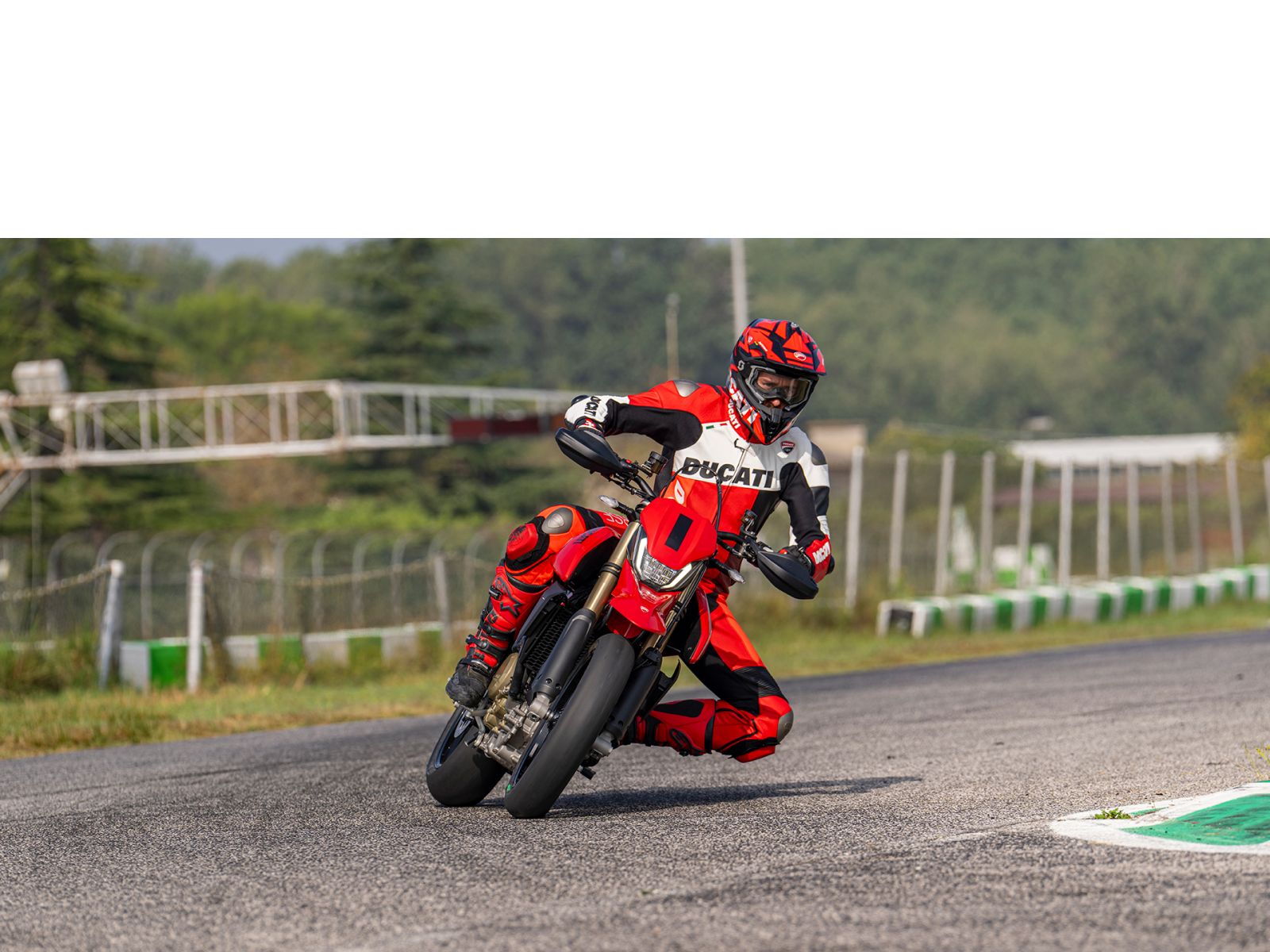 Мотоцикл DUCATI Hypermotard 698 Mono (RED) 2026